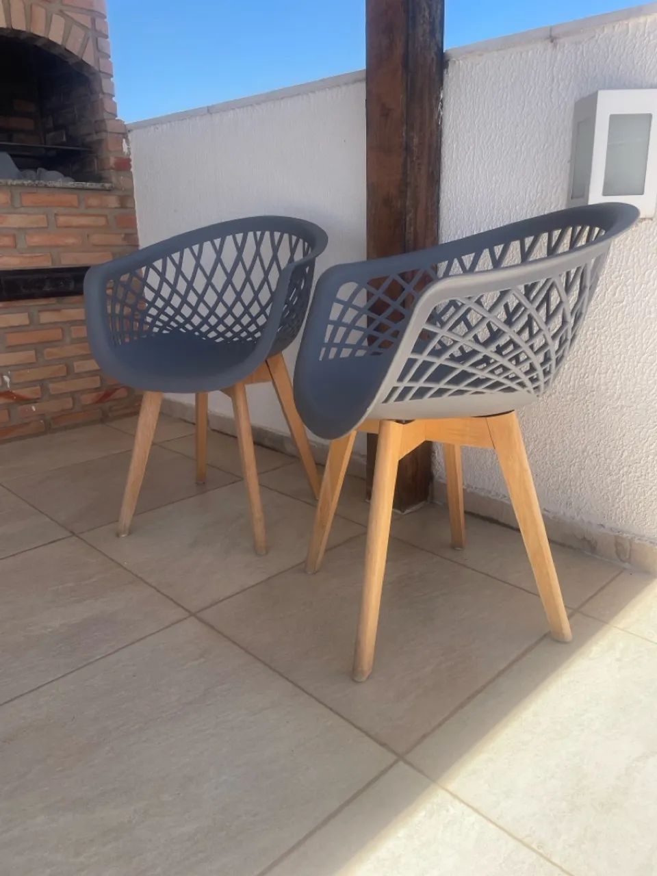 2 cadeiras cinzas  - Foto 2