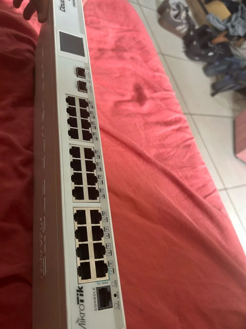 MikroTik Cloud Router Switch CRS326-24G-2S+RM - Foto 4