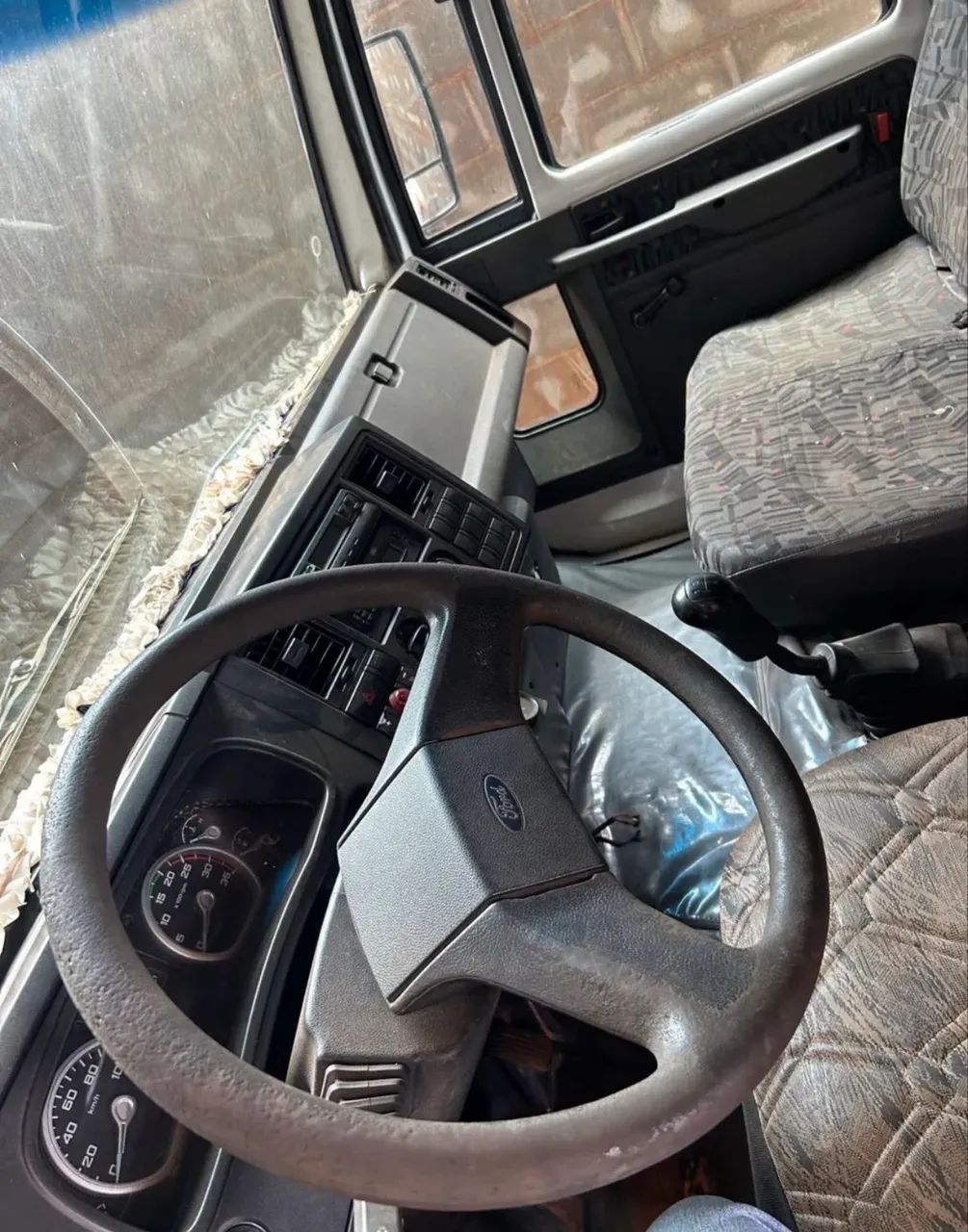 VENDE-SE CAMINHÃO CESTO AÉREO - Foto 5