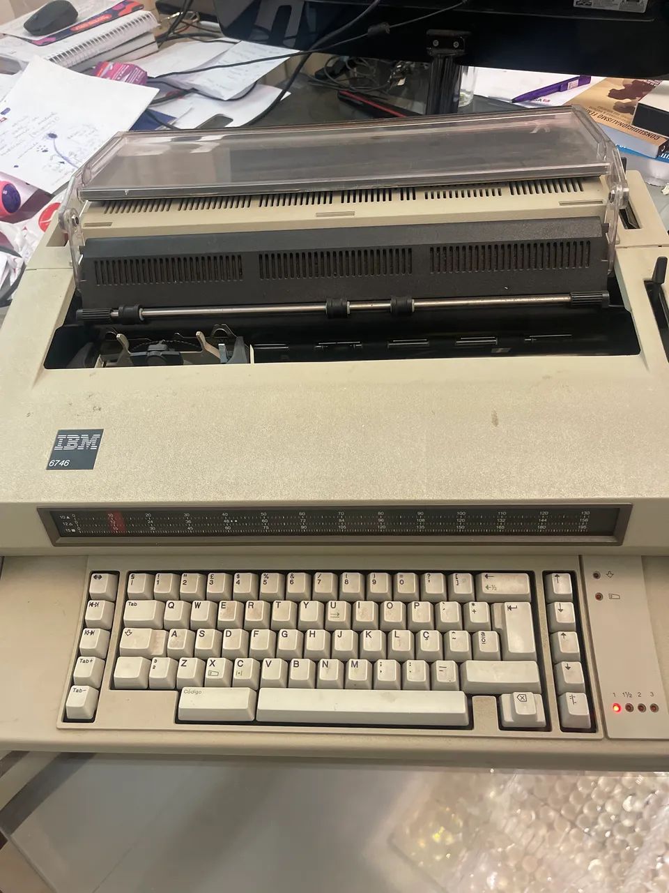 Máquina de escrever IBM 6746