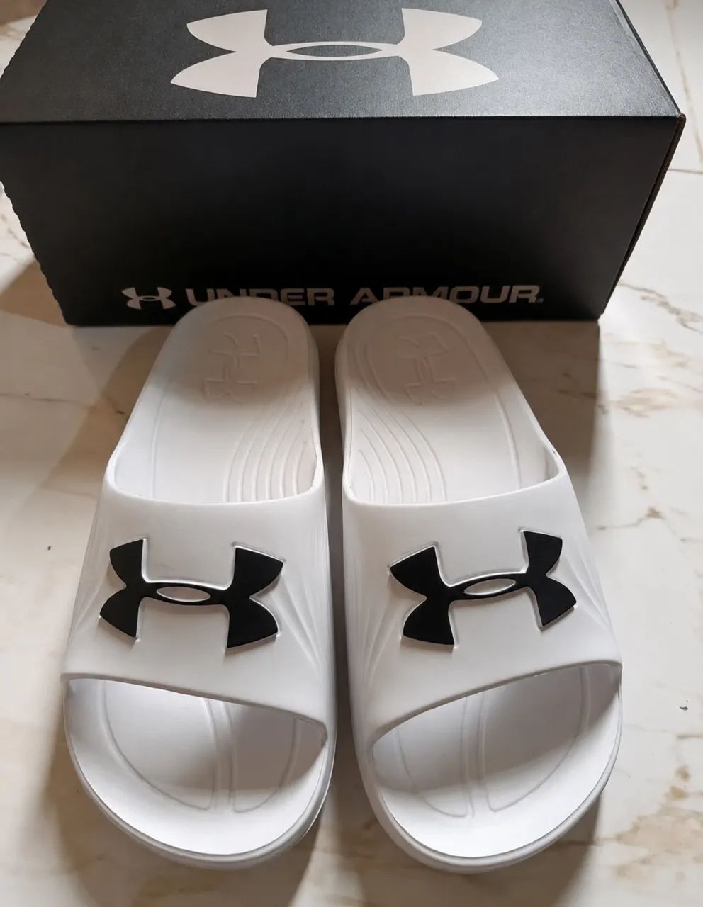 Chinelo 43/44 Under Armour core 2