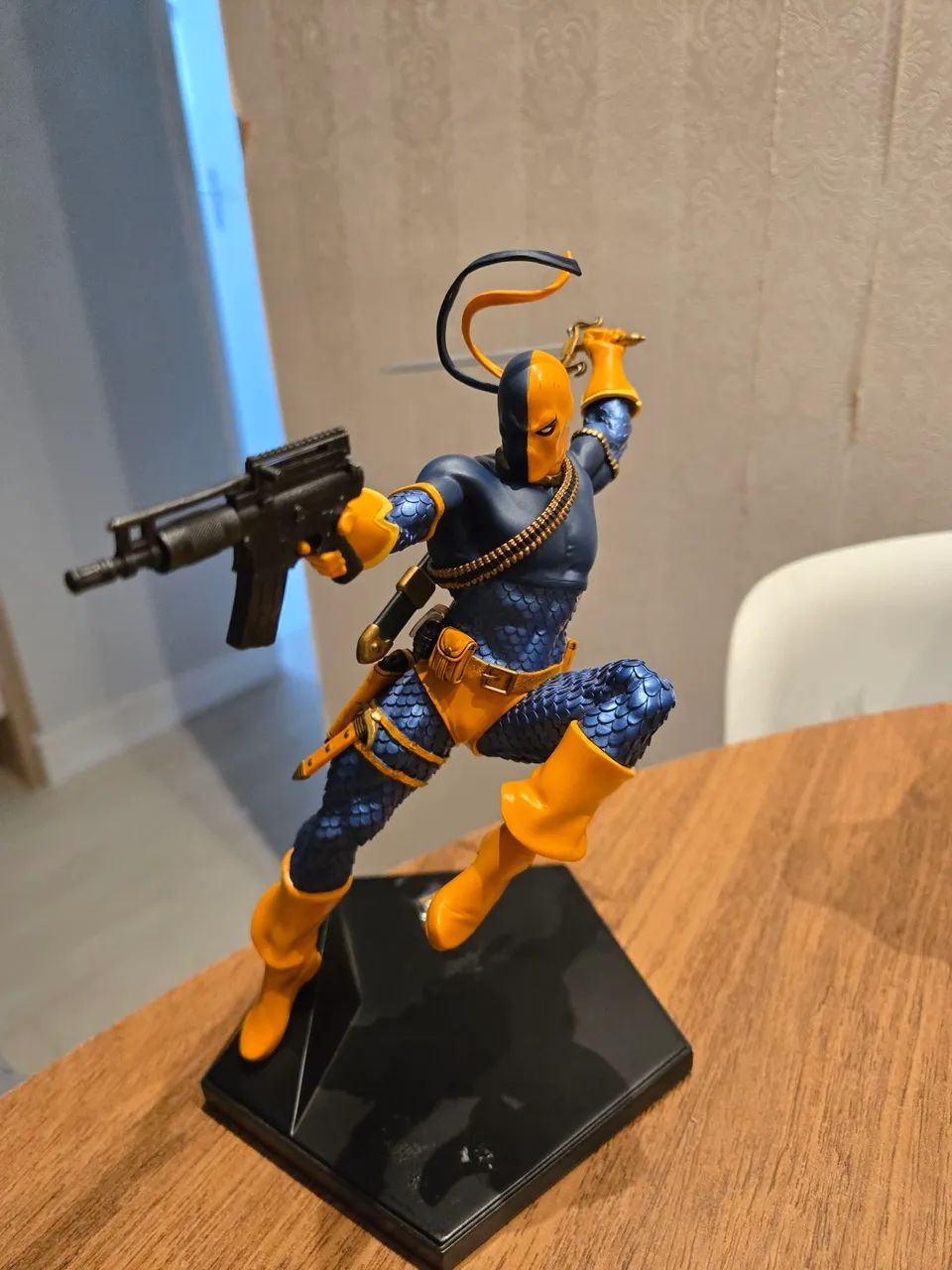 ESTÁTUAS ACTIONS FIGURE DC