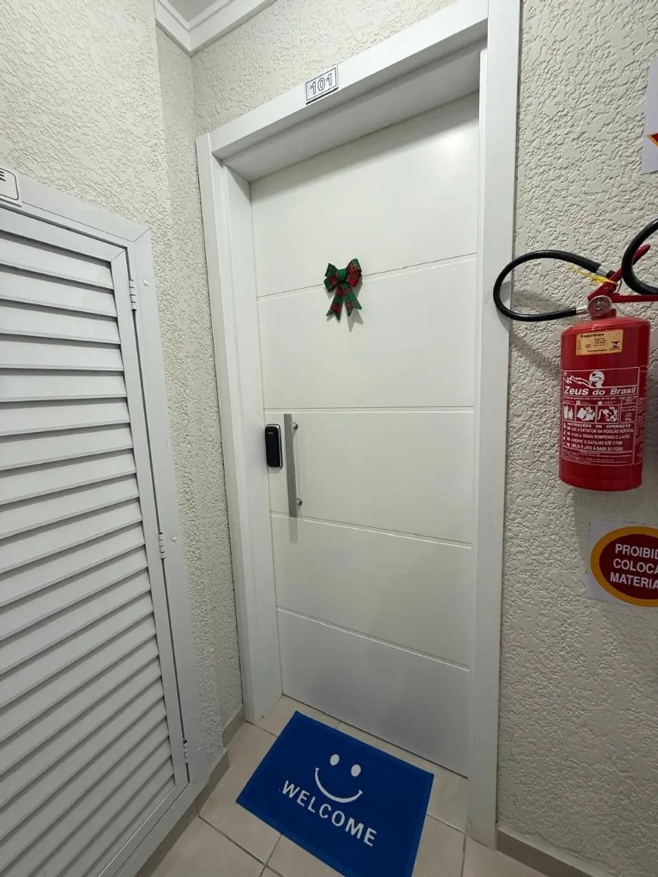 Apartamento mobiliado com 2 quartos + sacada em ótima localização nos Ingleses! - Foto 5