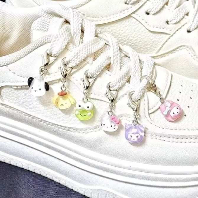 Charm sapato Sanrio (1 unidade)