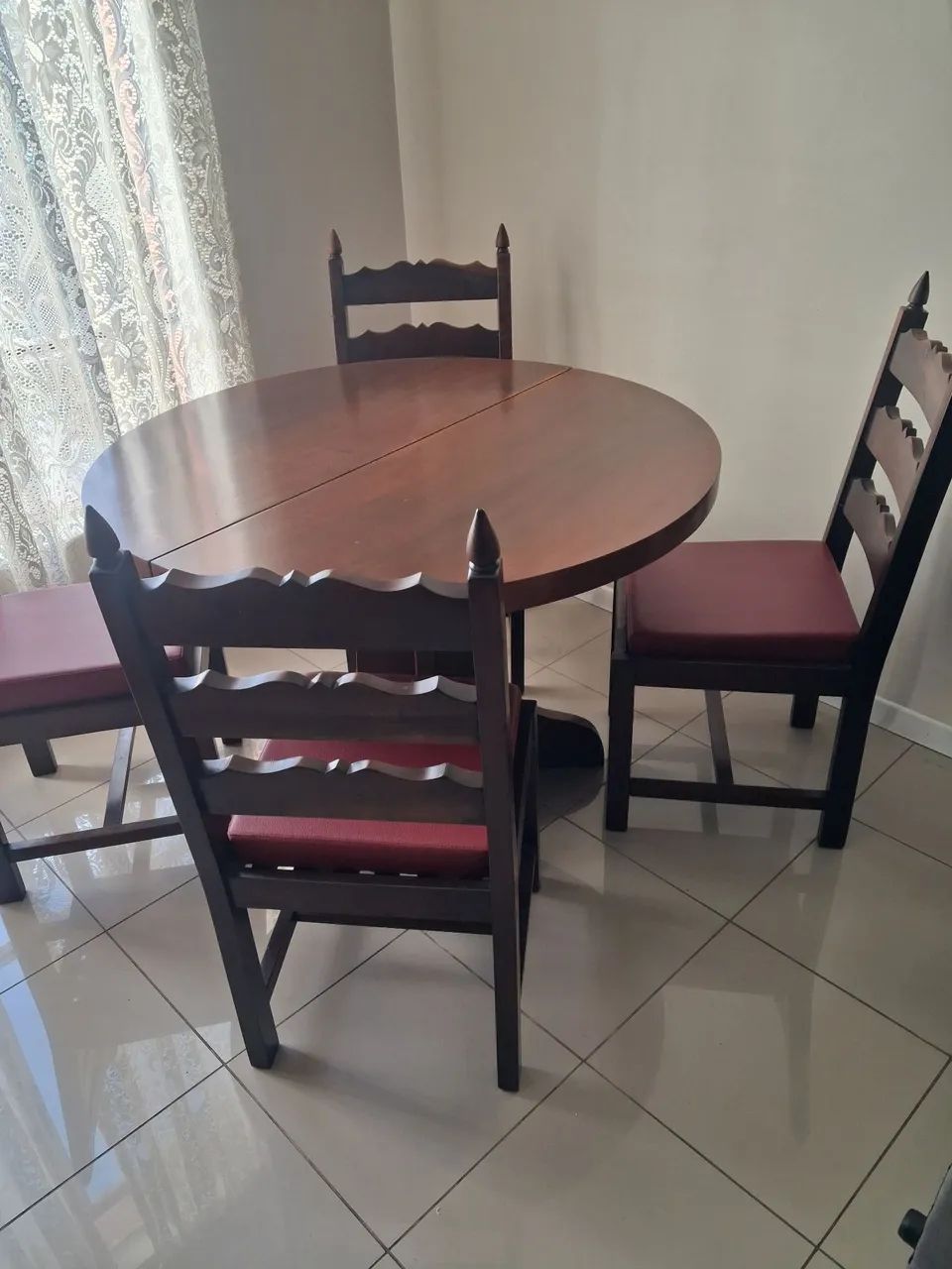 Mesa Jantar Imbuia Maciça com 4 cadeiras 