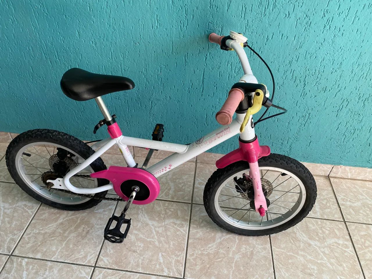 Bicicleta aro 16 freio a disco infantil Decatlhon - Foto 2