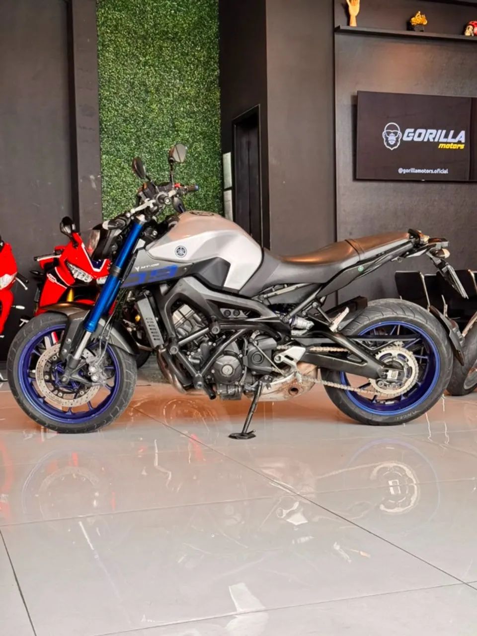 YAMAHA - MT 09 - Foto 3