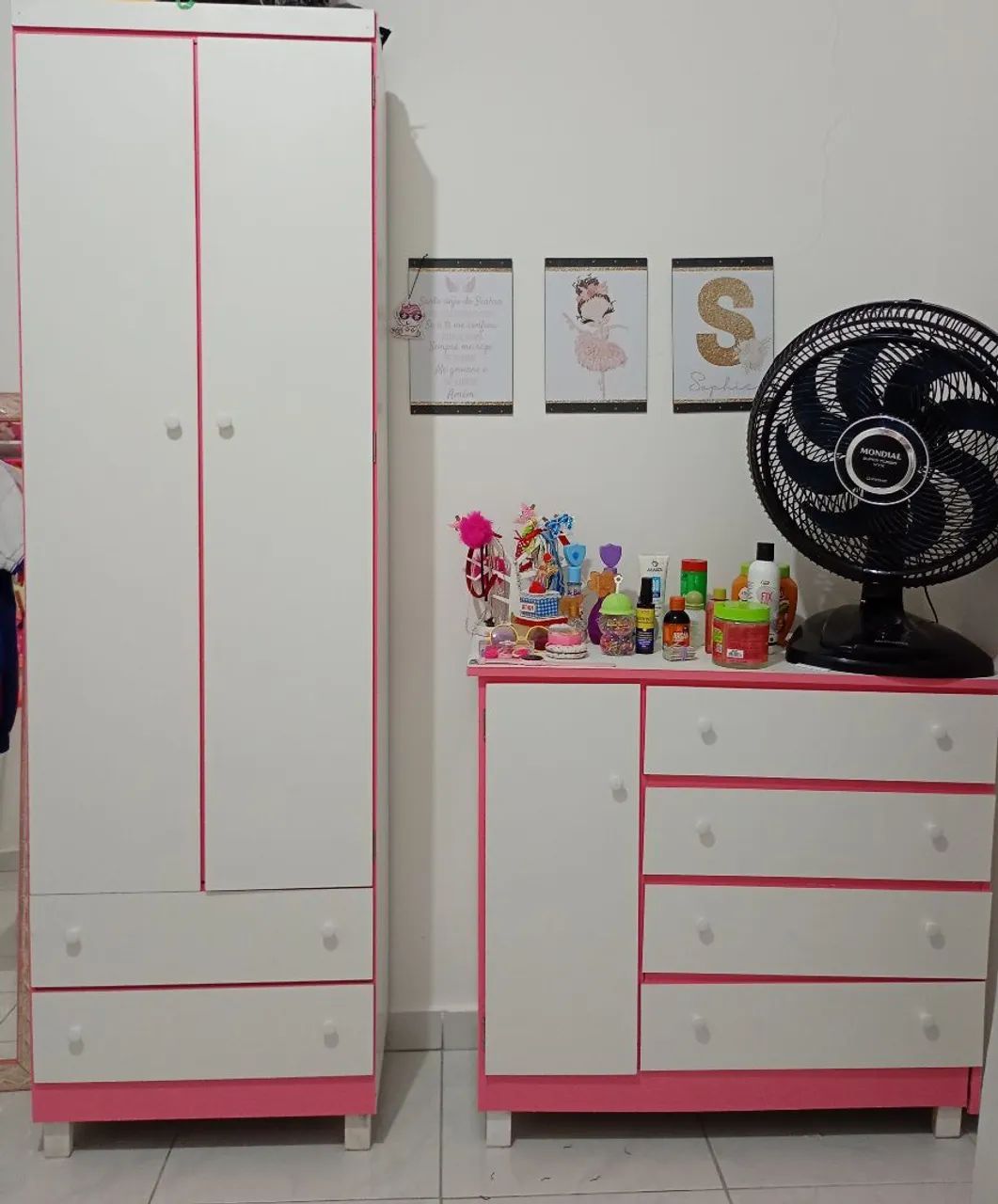 Guarda roupa e cômoda pouco tempo de uso 400