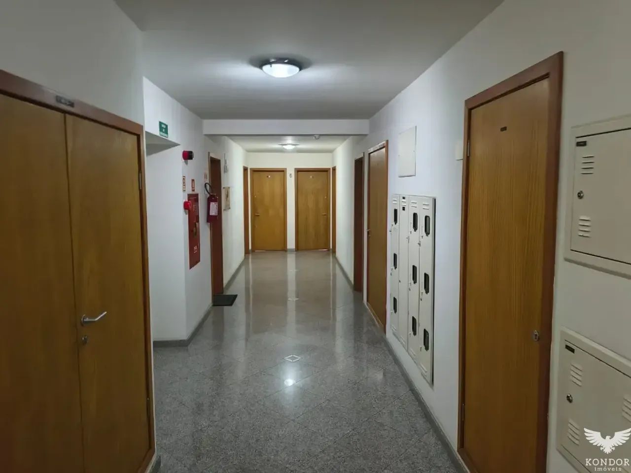 Sala comercial no ÁGUA VERDE com 51,59m² - Foto 4