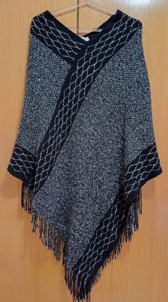 Poncho de lã com franja - Foto 2