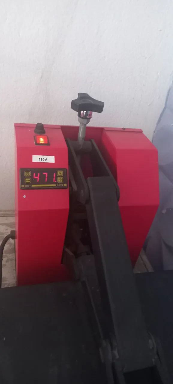 Prensa em perfeito estado de conservação.