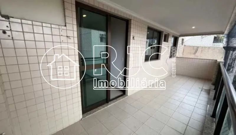 Cobertura : Linear / Residencial / Tijuca