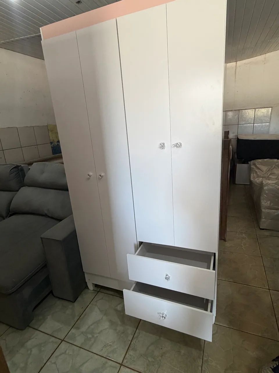 Guarda roupa 4 portas novo  - Foto 3