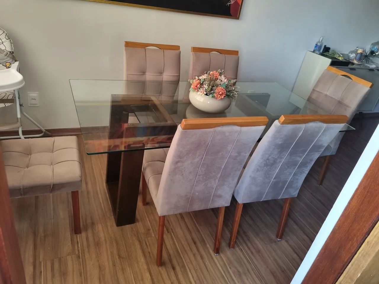 Mesa de vidrocom 6 cadeiras