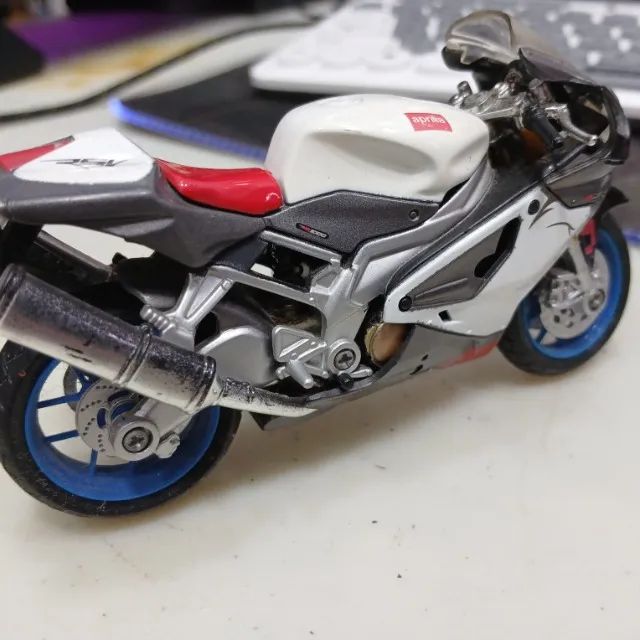 MINIATURA DE MOTO Aprilia RSV - Foto 4