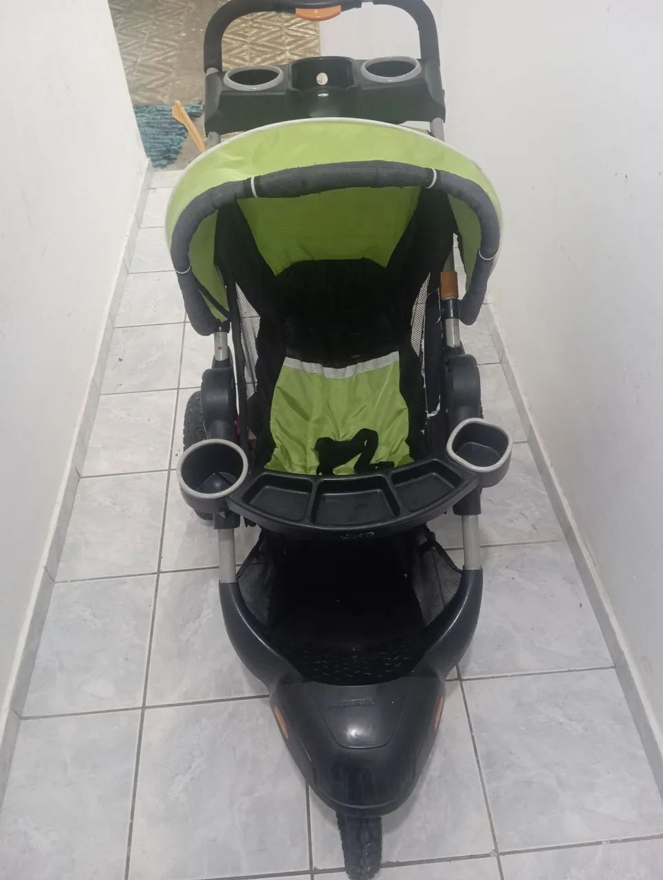 Carrinho de bebê da jeep