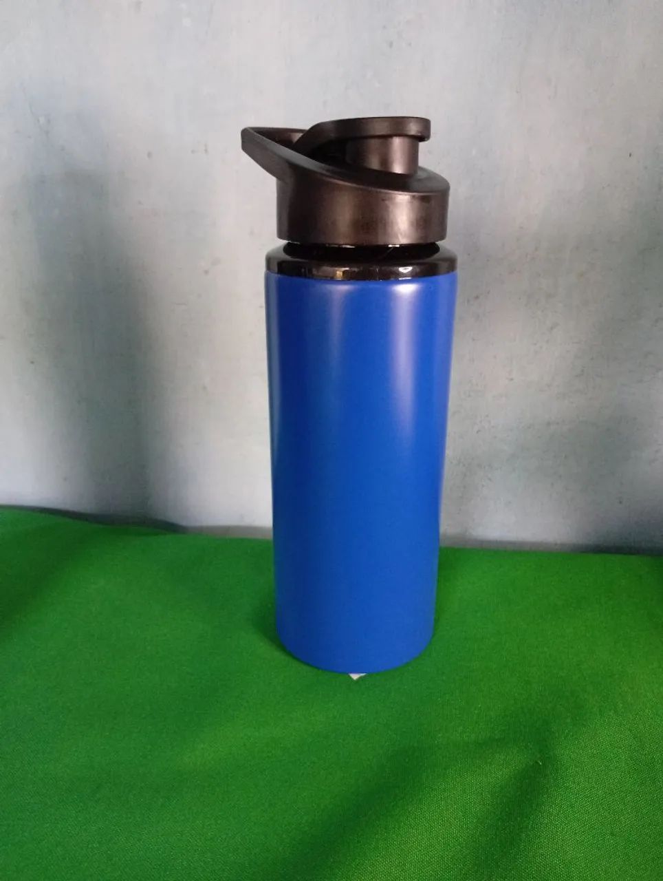 Garrafa Squeeze 600 ml Alumínio Água Acadêmia 