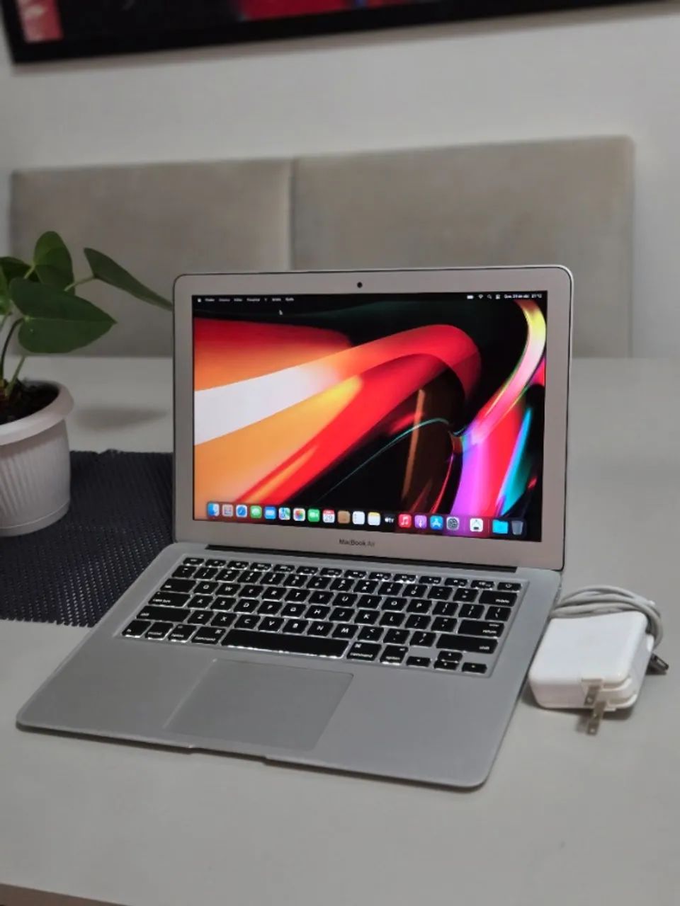 A*s様 MacBookAir2017 13インチ 8GB 128GB 状態良好 MacBook Air 13 2017 - Intel Core i5 - 8GB RAM - SSD 128GB