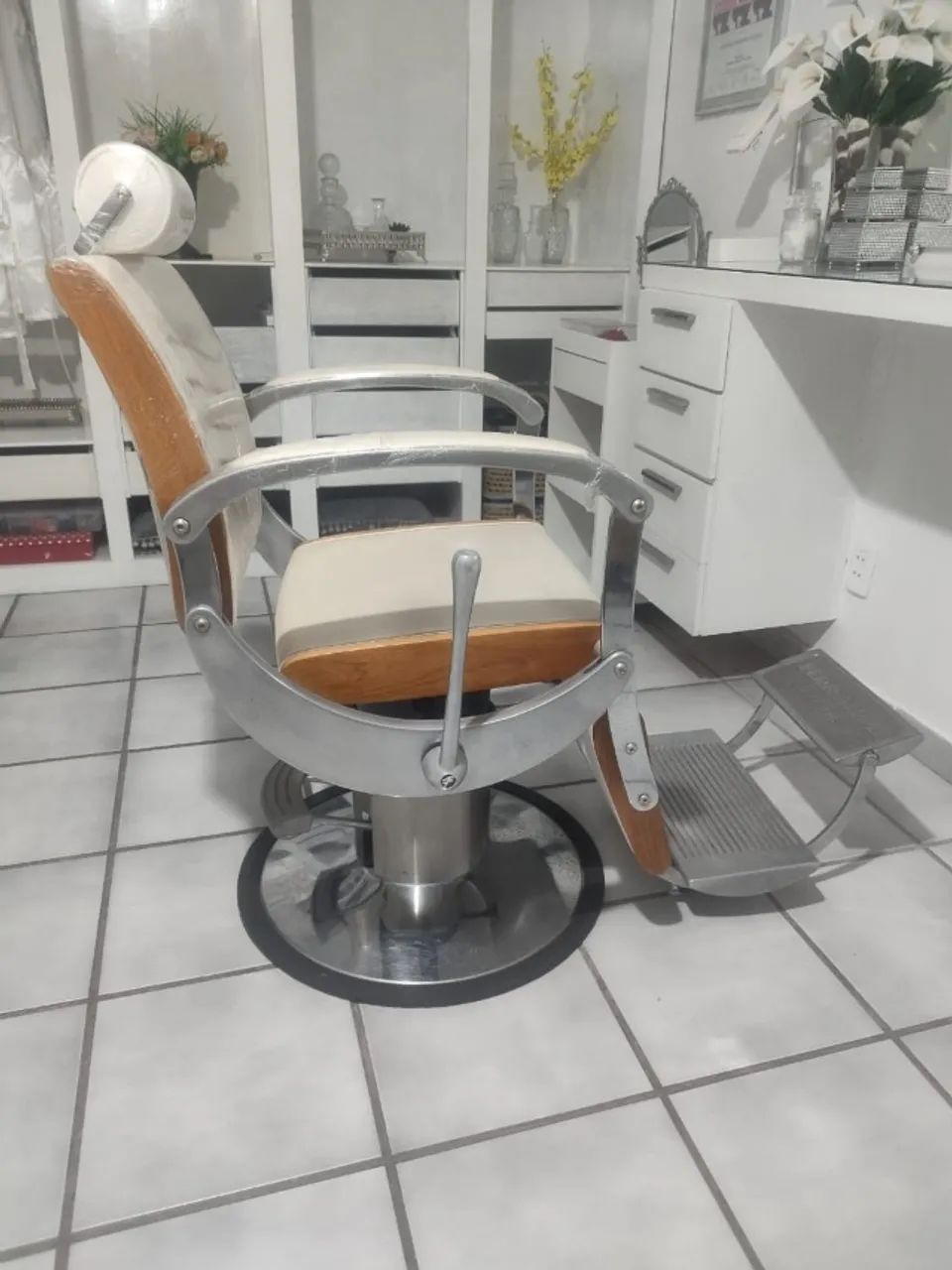 Cadeira Ferrante Barbearia e Maquiagem - Foto 2