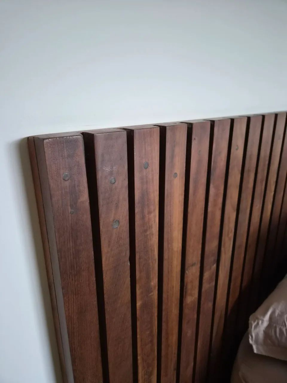 Cabeceira de Cama em Madeira Maciça Ripada - Design Moderno - Foto 2