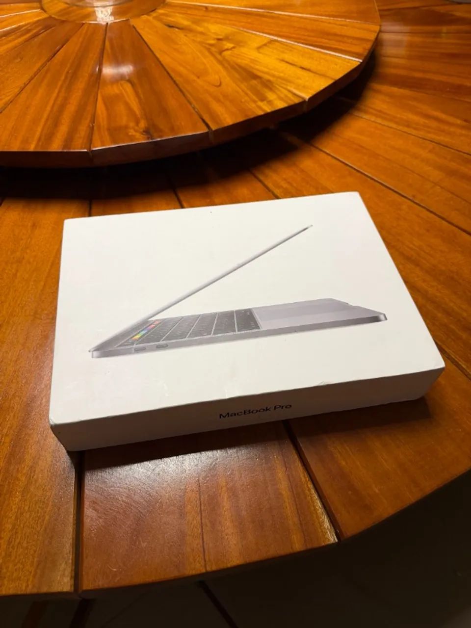 MacBook Pro 13" 2019 i5 8GB 128GB Touch Bar com caixa - Foto 2