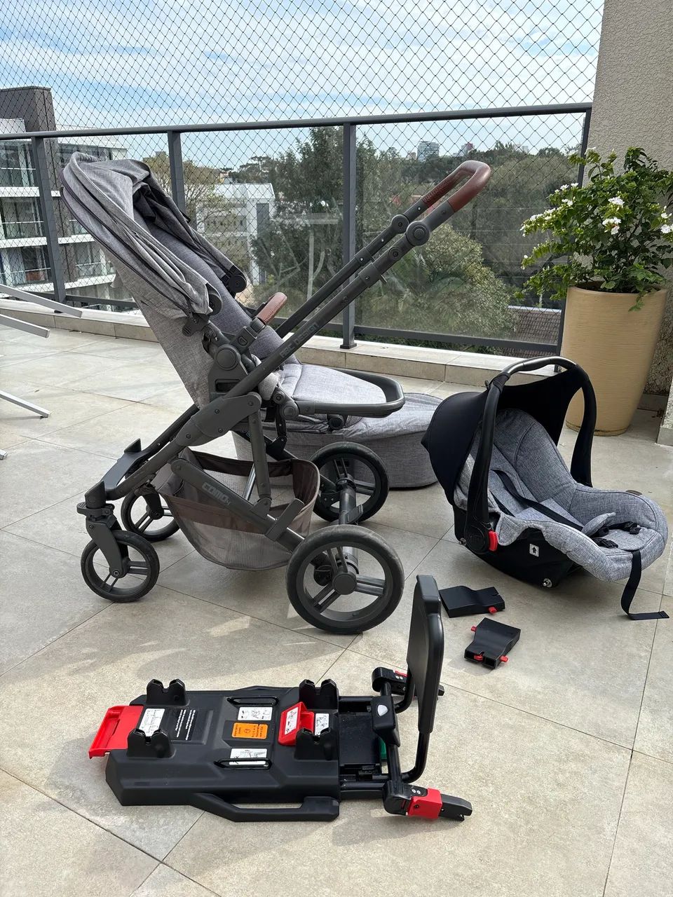 Carrinho de Bebê Como4 ABC Design + Base Isofix