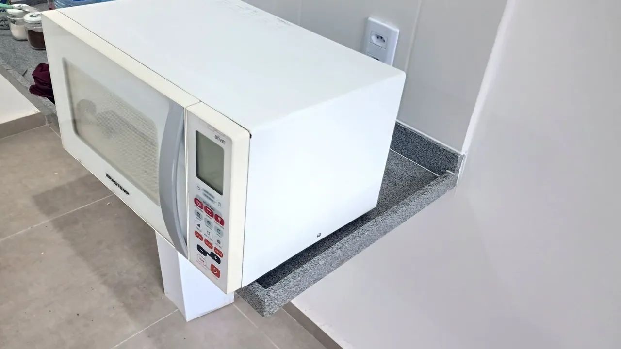 Microondas Brastemp 30 litros conservado  - Foto 3