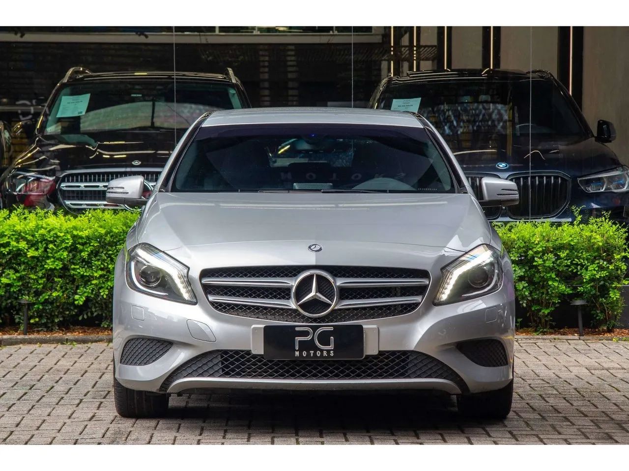 Mercedes-Benz Classe A A-200 A 200 1.6 Turbo, foto 2 de 16