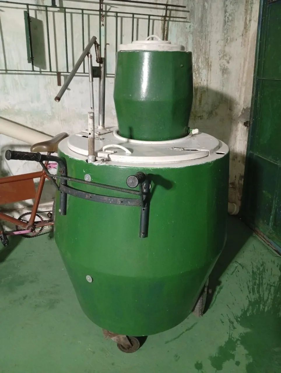 Vendo ou troco carrocinha de água de côco  - Foto 3