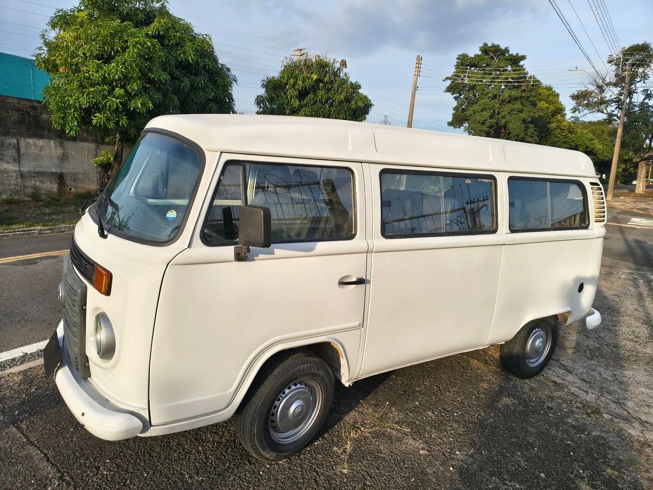 KOMBI 12 PASSAGEIROS TROCA E FINANCIA 
