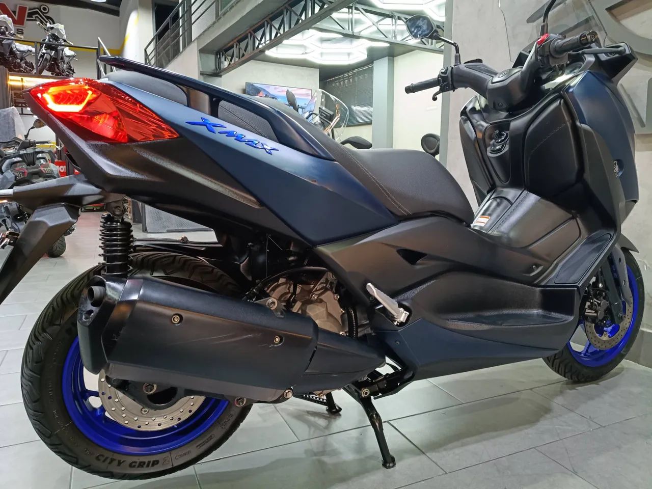 YAMAHA XMAX ABS - Foto 4