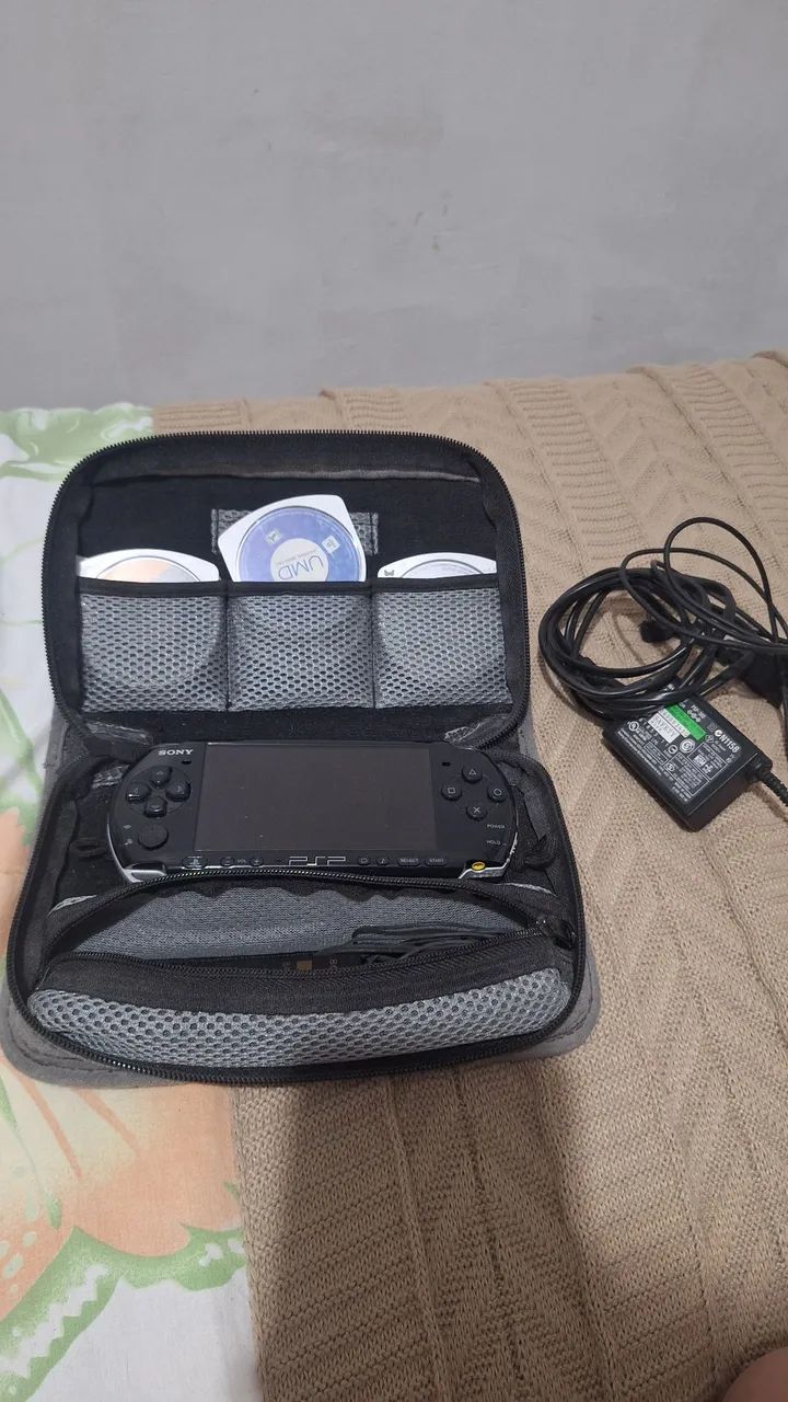 PSP c/ Case e 6 jogos - Foto 2