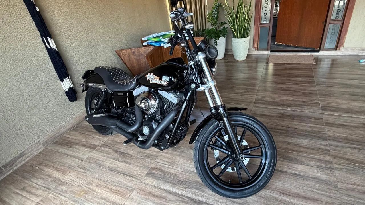 Harley Dyna  - Foto 4