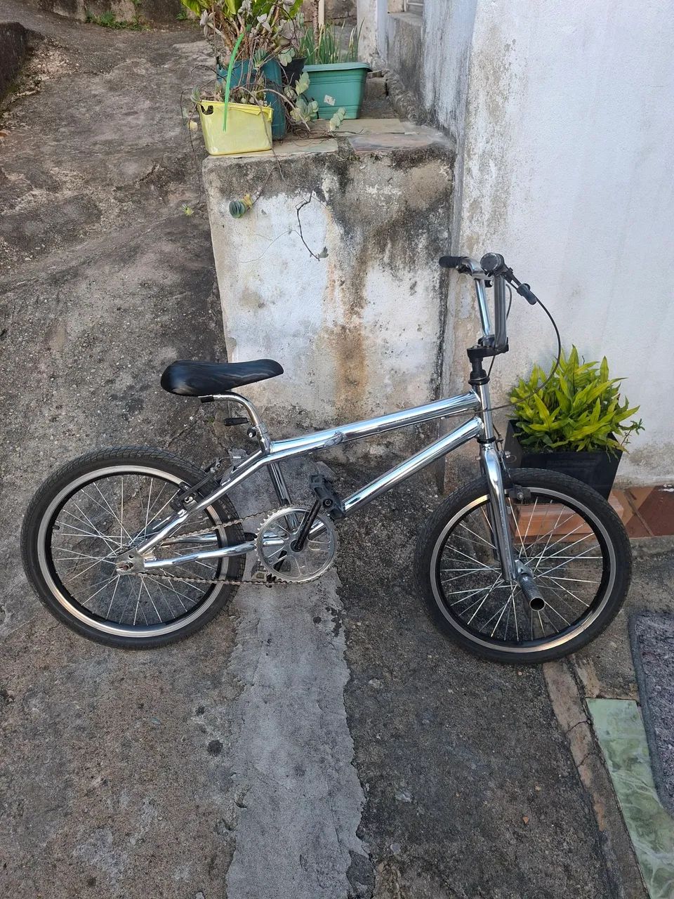 BMX aro 20 freestyle cromada (rodas e peneus em bom estado)