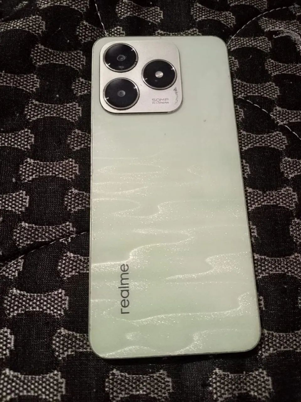 Realme c63
