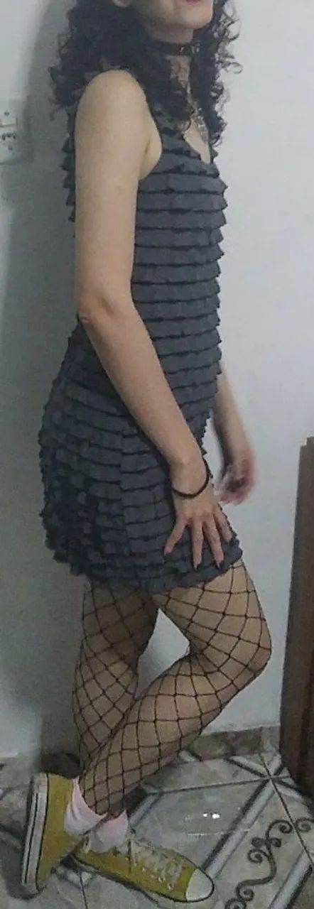 Vestido Preto com Babados - Foto 3