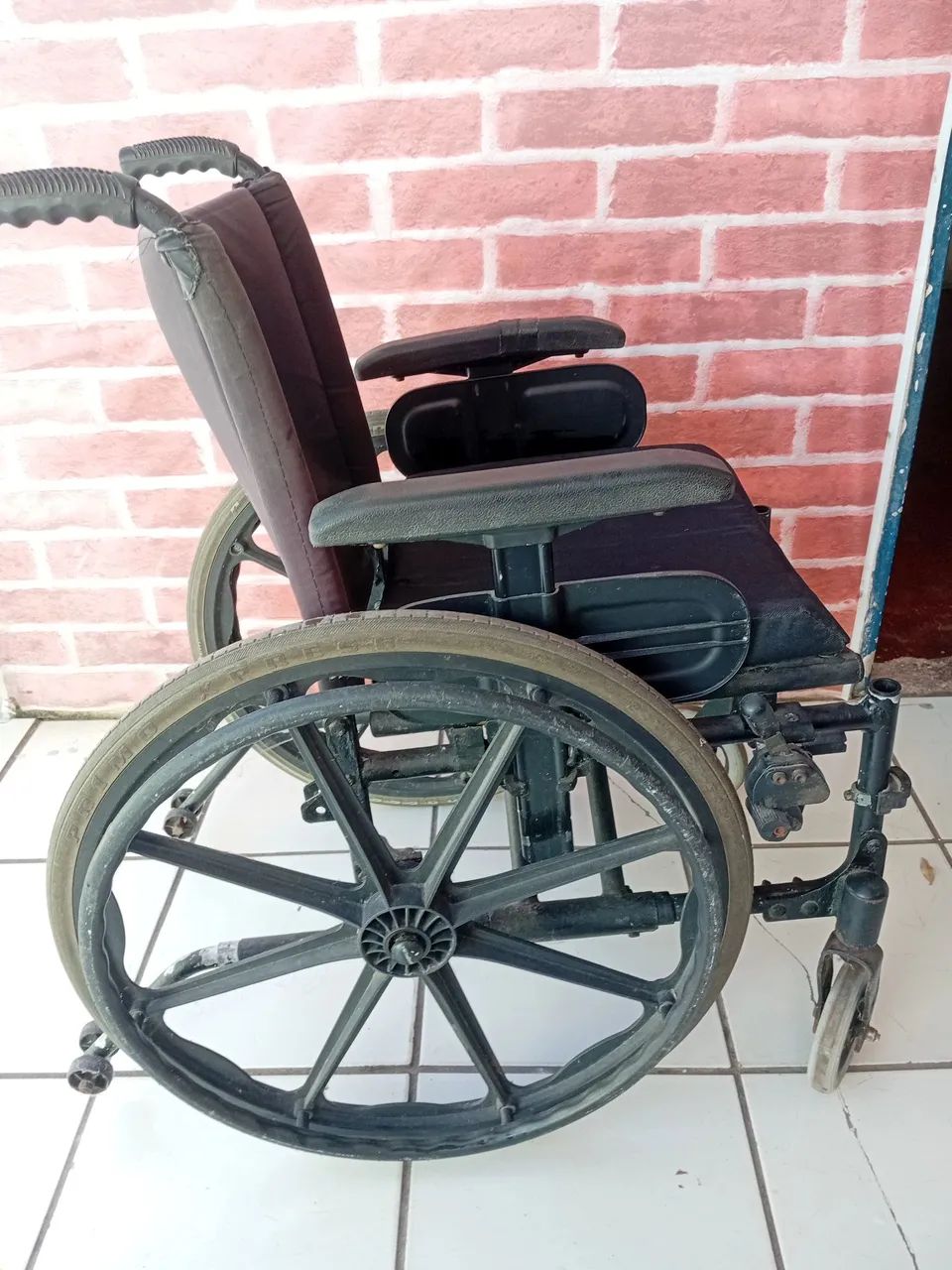 Cadeira de rodas - Foto 3