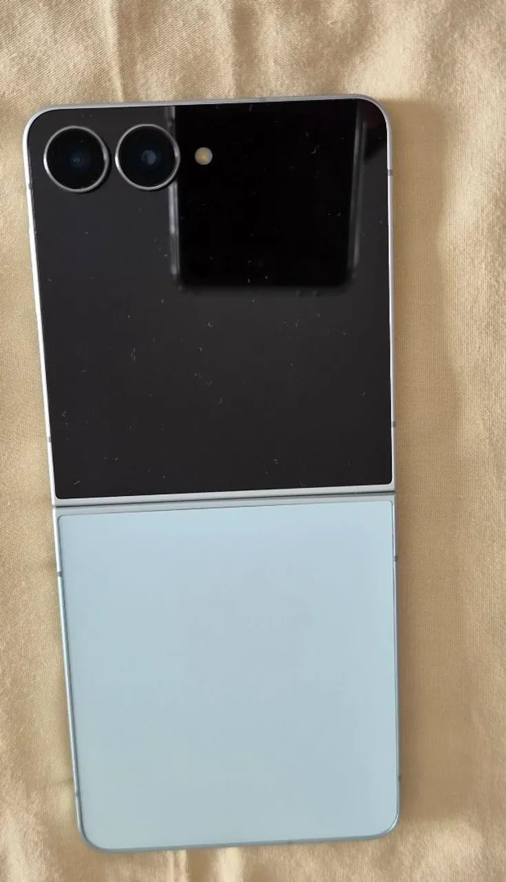 Galaxy Z Flip7 - Foto 3
