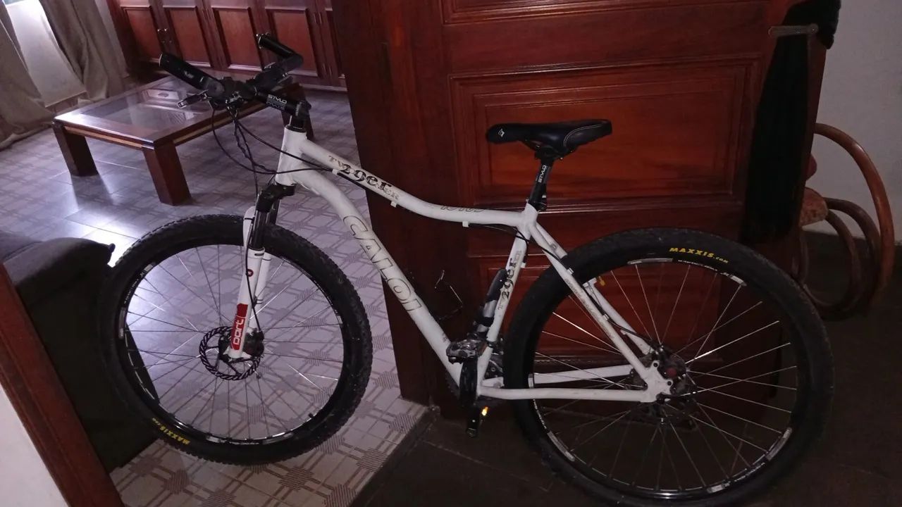Bike aro 29 Caloi comando Deore 