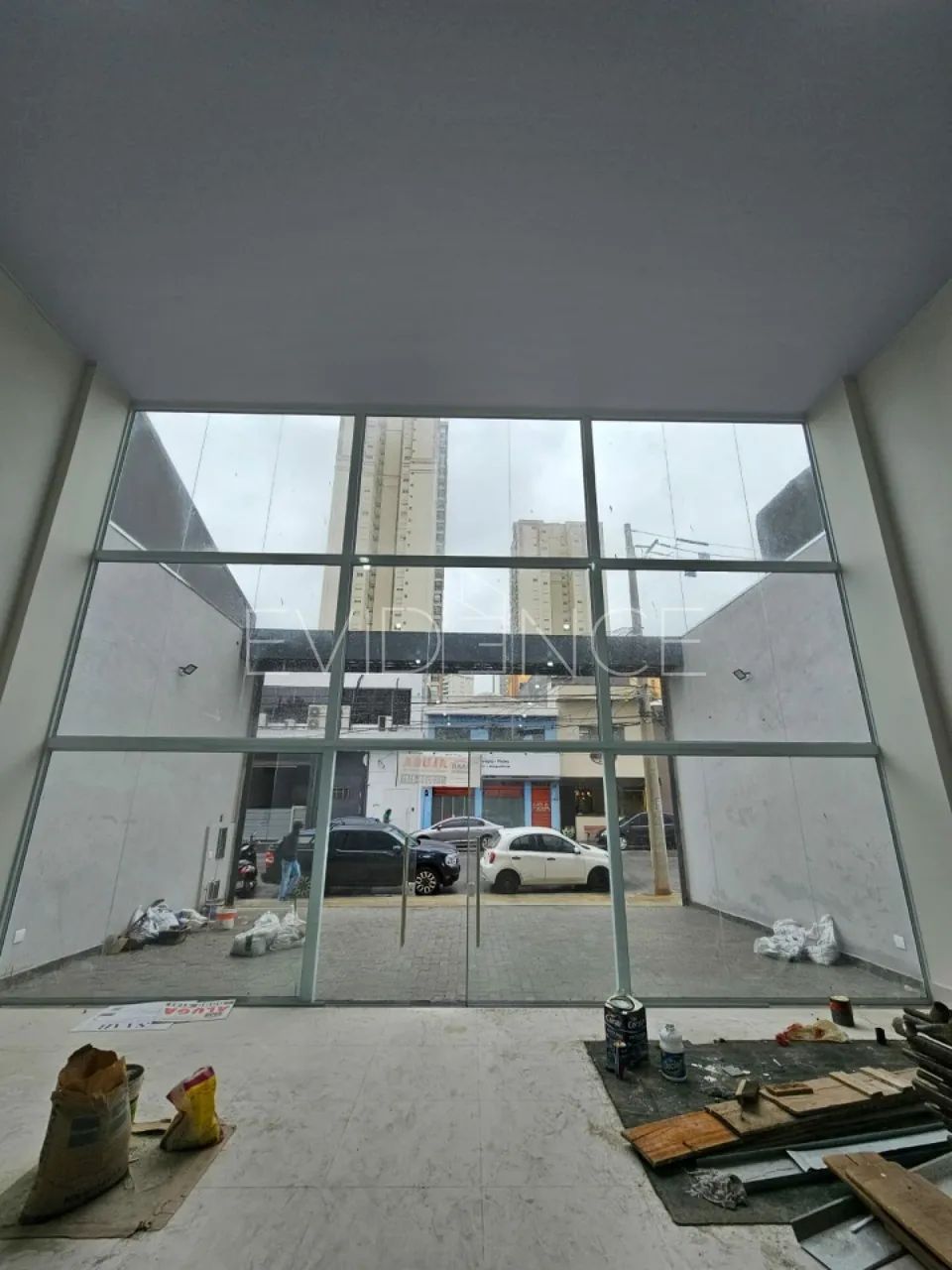 Imóvel Comercial com Fachada em Vidro | 350 m² | Locação - Foto 2