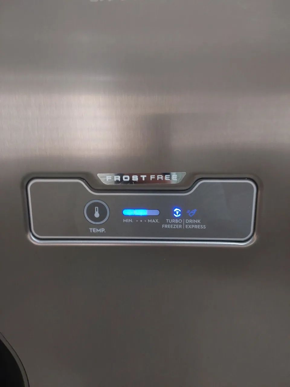 user_76f04e19 出品 Geladeira Electrolux frost free inox - Geladeiras e Freezers