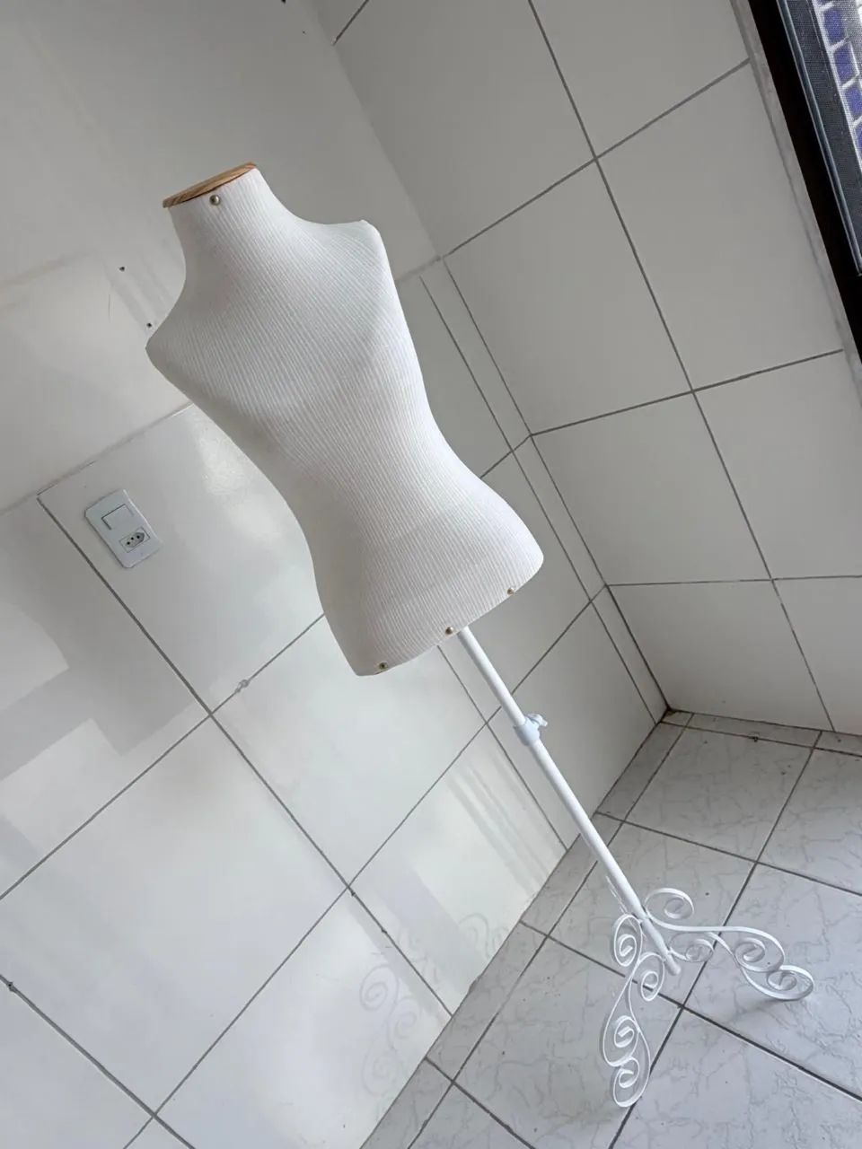 Vendo manequim para loja busto , zerado 