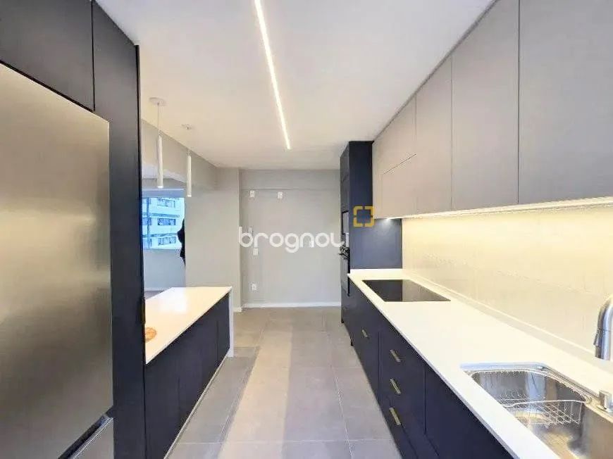 Apartamento Reformado com 4 Dormitórios, Vista Mar no Centro de Florianópolis - Foto 4