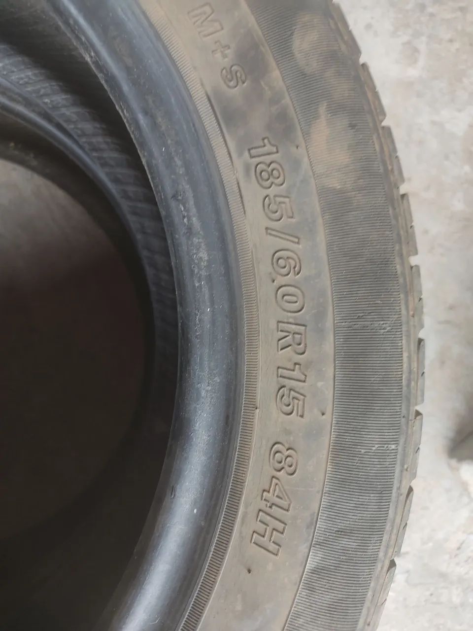 Pneu meia vida 185/60 R15 - Foto 4