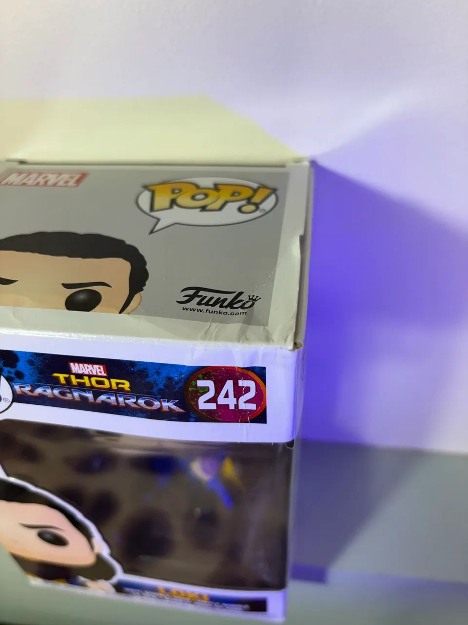Funko Pop Loki #242 - Thor Ragnarok com Caixa Original - Foto 4