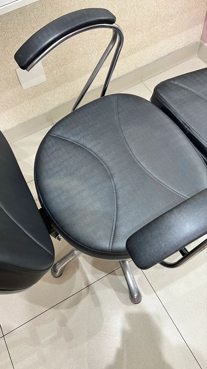 VENDO CADEIRA HIDRÁULICA PROFISSIONAL - Foto 2