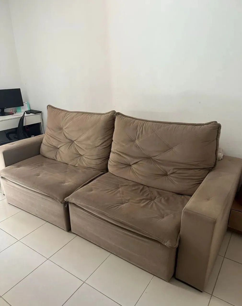 Sofá retrátil e reclinável suede
