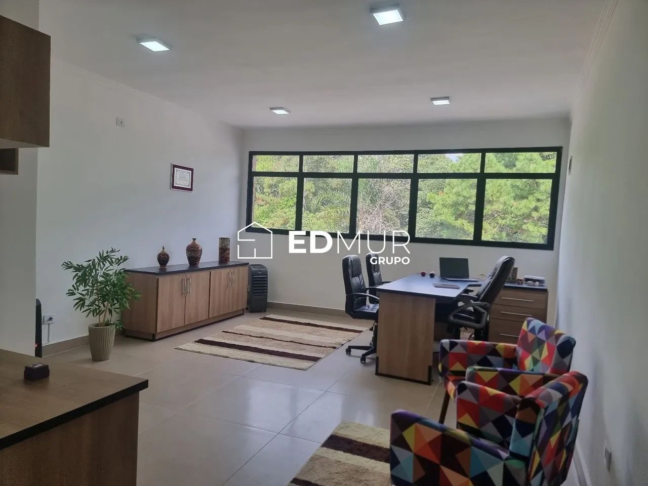 SALA para ALUGUEL com 27m² no bairro Vila Curuçá com 0 quartos e 0 vagas. Santo André, SP