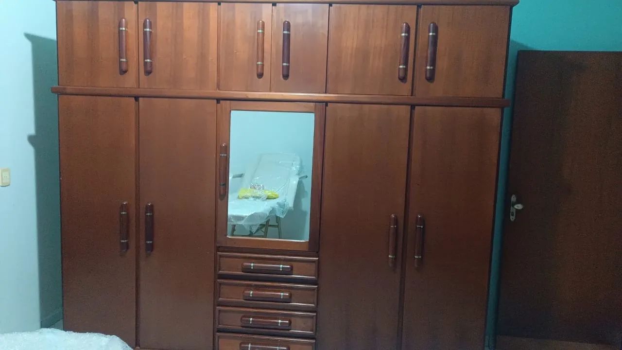 Vendo Guarda Roupa e Cama 