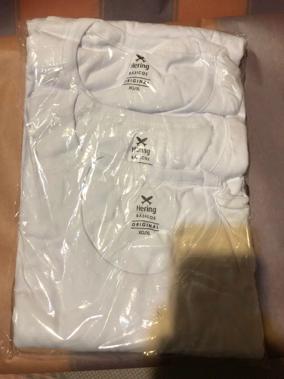 Três camisas Hering XG - novas